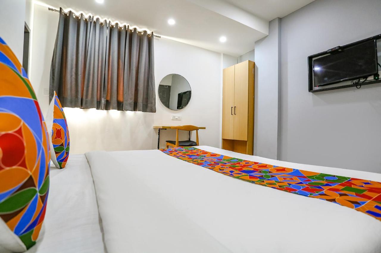 Fabhotel Vat - Meera Bagh Delhi  Exterior photo